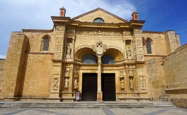 21 Guided Santo Domingo city tour, showcasing historic landmarks, vibrant streets, and colonial architecture, including key attractions like the Zona Colonial, Cathedral of Santa María la Menor, and local markets, offering an immersive exploration of the capital's rich cultural heritage.