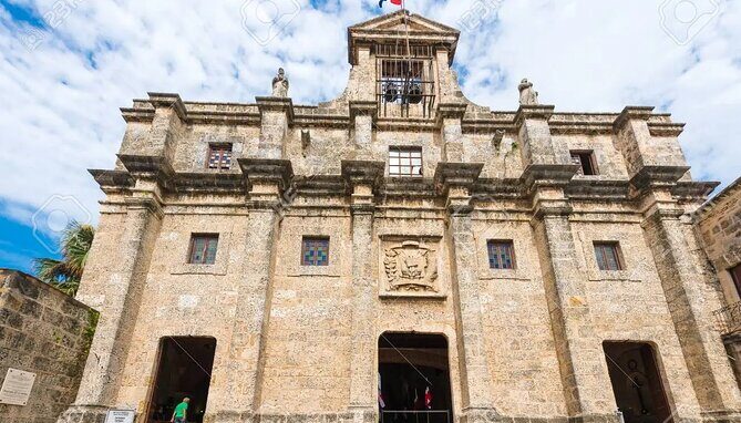 Guided Santo Domingo city tour, showcasing historic landmarks, vibrant streets, and colonial architecture, including key attractions like the Zona Colonial, Cathedral of Santa María la Menor, and local markets, offering an immersive exploration of the capital's rich cultural heritage.