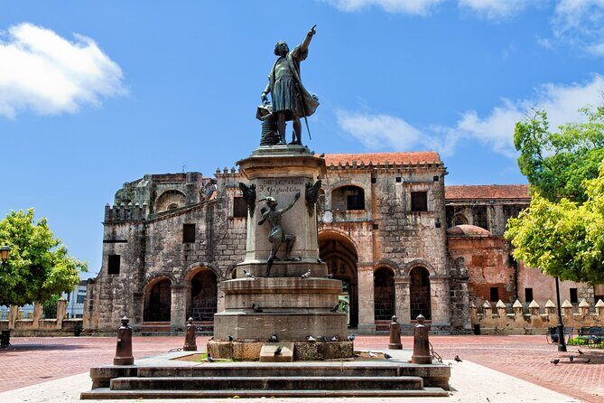 Guided Santo Domingo city tour, showcasing historic landmarks, vibrant streets, and colonial architecture, including key attractions like the Zona Colonial, Cathedral of Santa María la Menor, and local markets, offering an immersive exploration of the capital's rich cultural heritage.