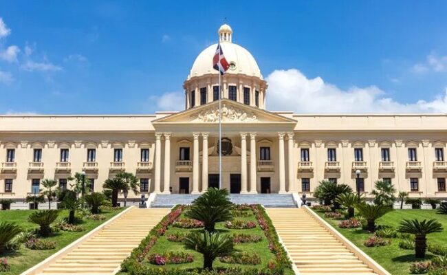 d4 Guided Santo Domingo city tour, showcasing historic landmarks, vibrant streets, and colonial architecture, including key attractions like the Zona Colonial, Cathedral of Santa María la Menor, and local markets, offering an immersive exploration of the capital's rich cultural heritage.